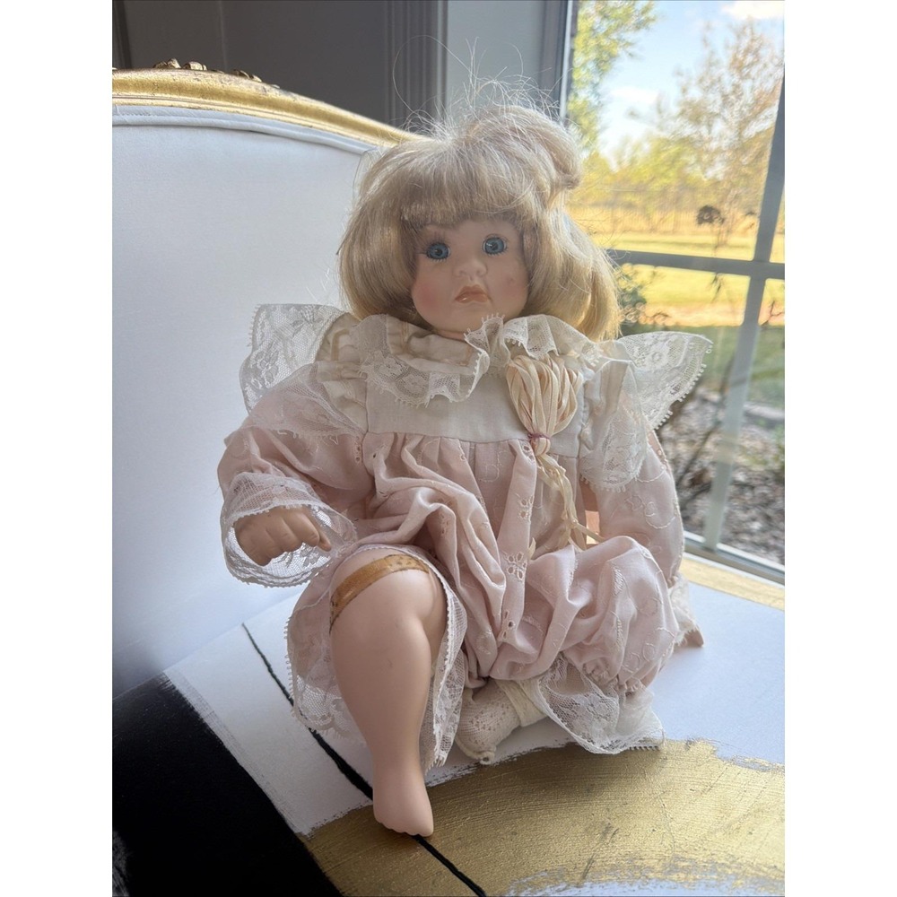Brinns Porcelain Pouty Crying Knee Boo Boo Priscilla Doll VTG 1996 Miss 1 Sock